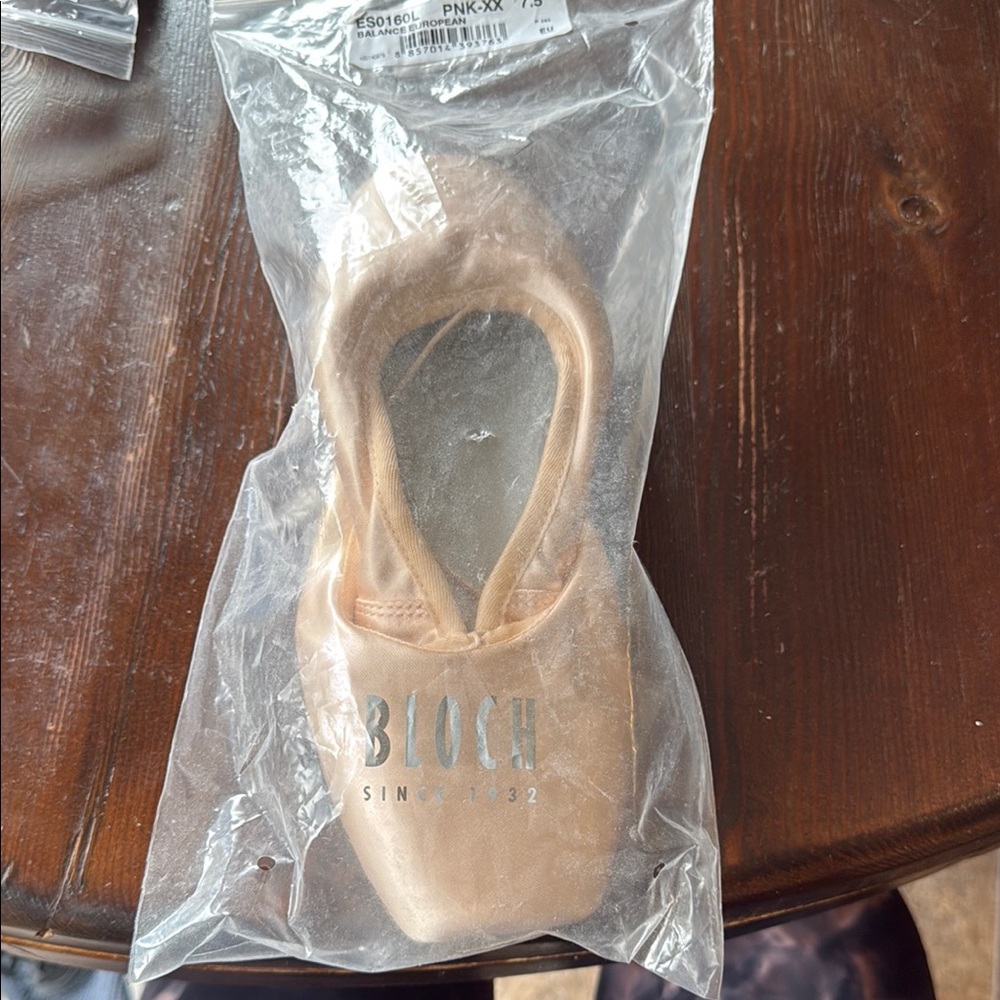 Bloch pink ballet shoes (Balance European)   Elegant Satin Finish